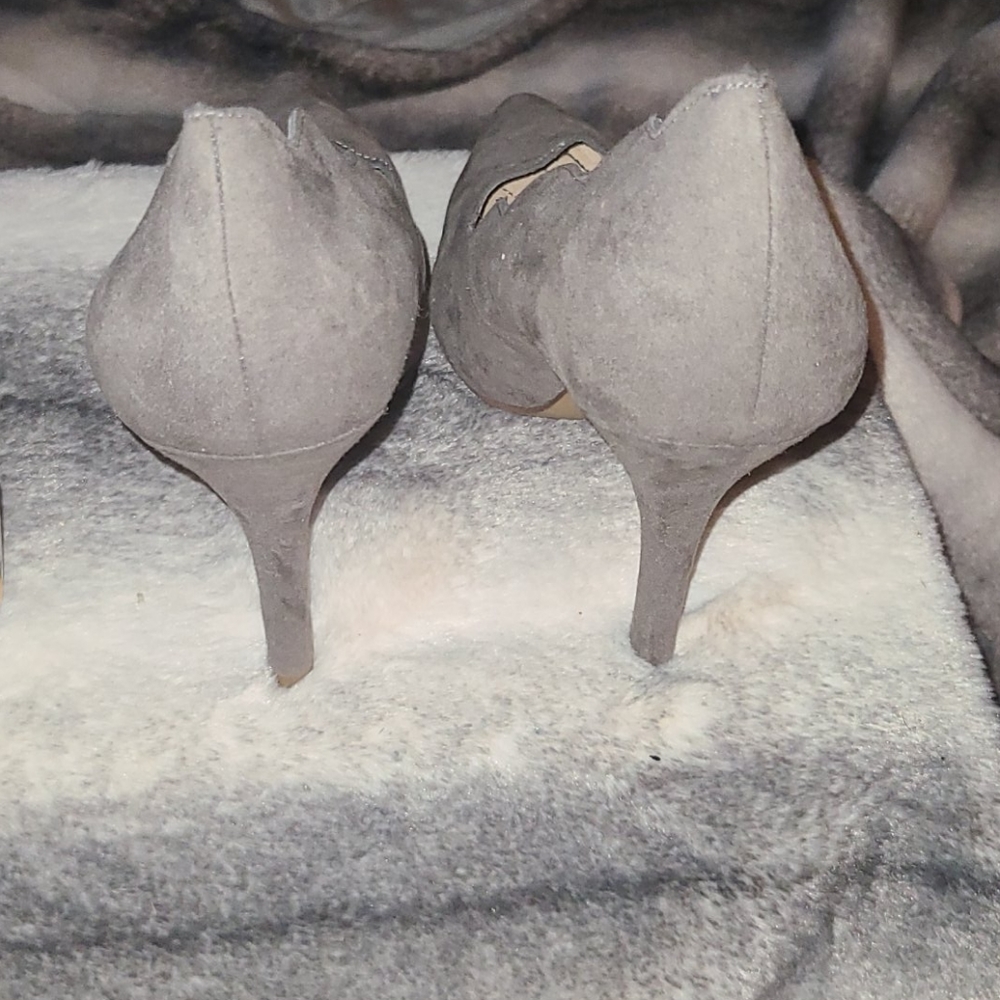 Detailed Pumps - Picture 3 of 7